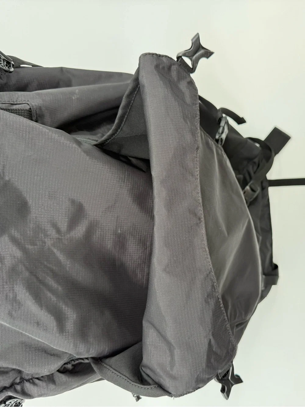 Columbia Black Men's Outdoor Backpack with internal frame